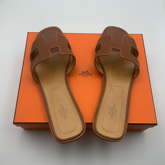 HERMES ORAN WOMENS LEATHER SANDAL - Picture 2 of 5